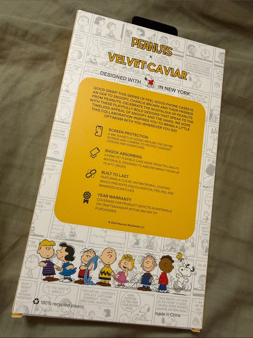 Velvet Caviar - Snoopy Christmas Clear/Sparkle Phone Case - Picture 4 of 4